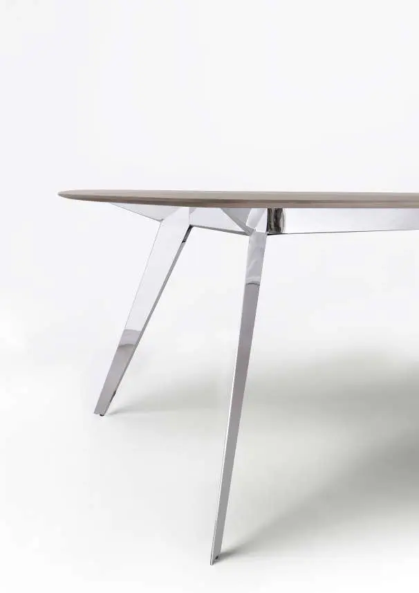 29 - Comet Conference Table - Close Up.webp