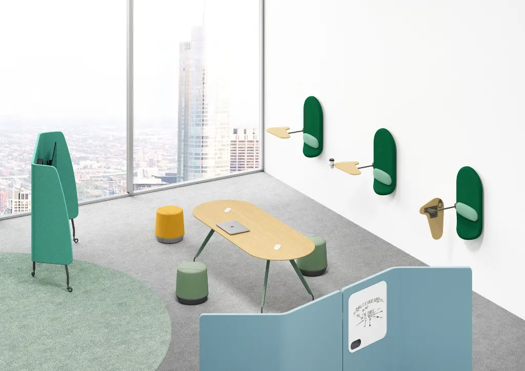 006_2 - Beans Wall Pad, Coves Lite Media, Birds Table & Divider and Ingage Stool.webp